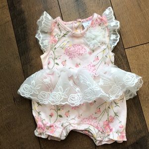 0-3 adorable outfit! Laura Ashley